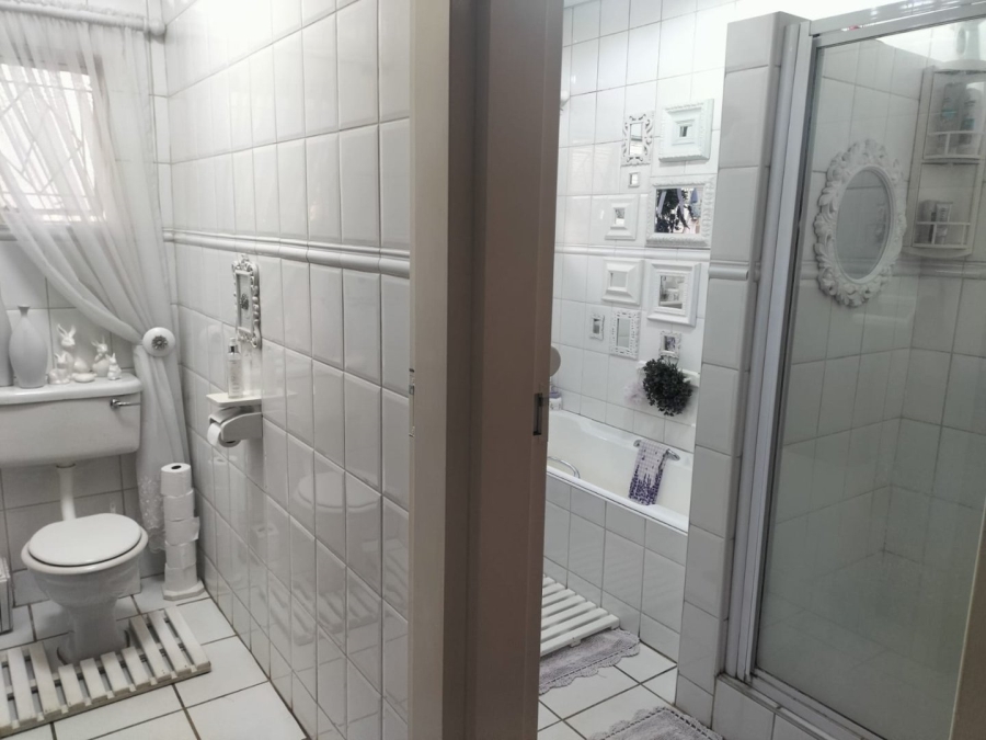 4 Bedroom Property for Sale in Universitas Free State